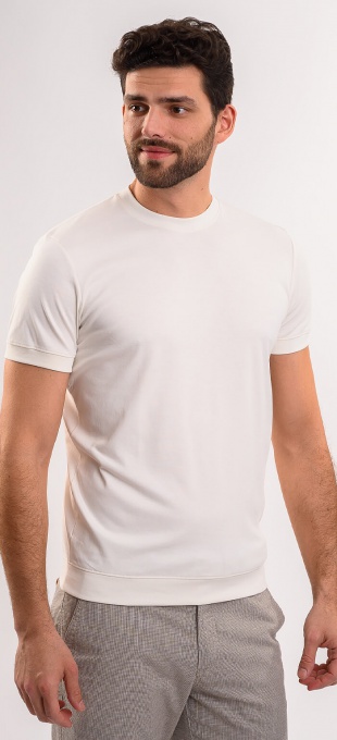 Cream T-shirt with patent